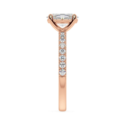 SIGNATURE SOLITAIRE PAVÉ RING I OVAL