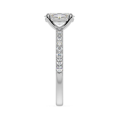 SIGNATURE SOLITAIRE PAVÉ RING I OVAL
